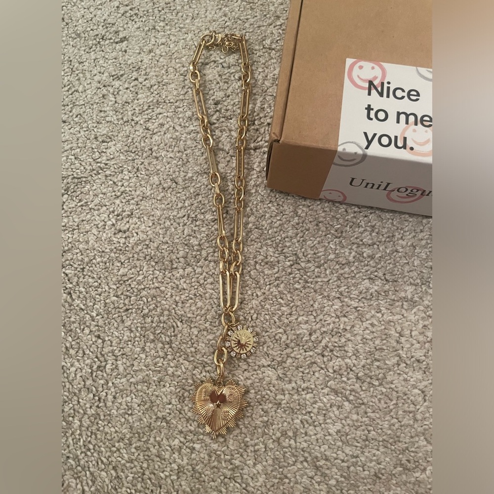 Statement necklace